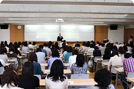 平成26年度「奈良学園育友会総会・進路講演会」を開催しました