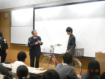 自転車安全運転講習会を実施（中３）