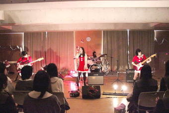 【Dance＆Vocal部・軽音楽部】クリスマスコンサートを開催しました