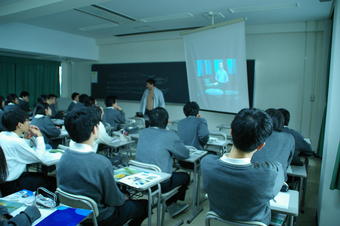 神戸大学理学部で学外サイエンス学習を行いました。