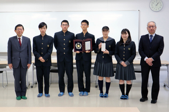 サギソウ研究の6名が奈良学園栄誉賞を授賞しました。